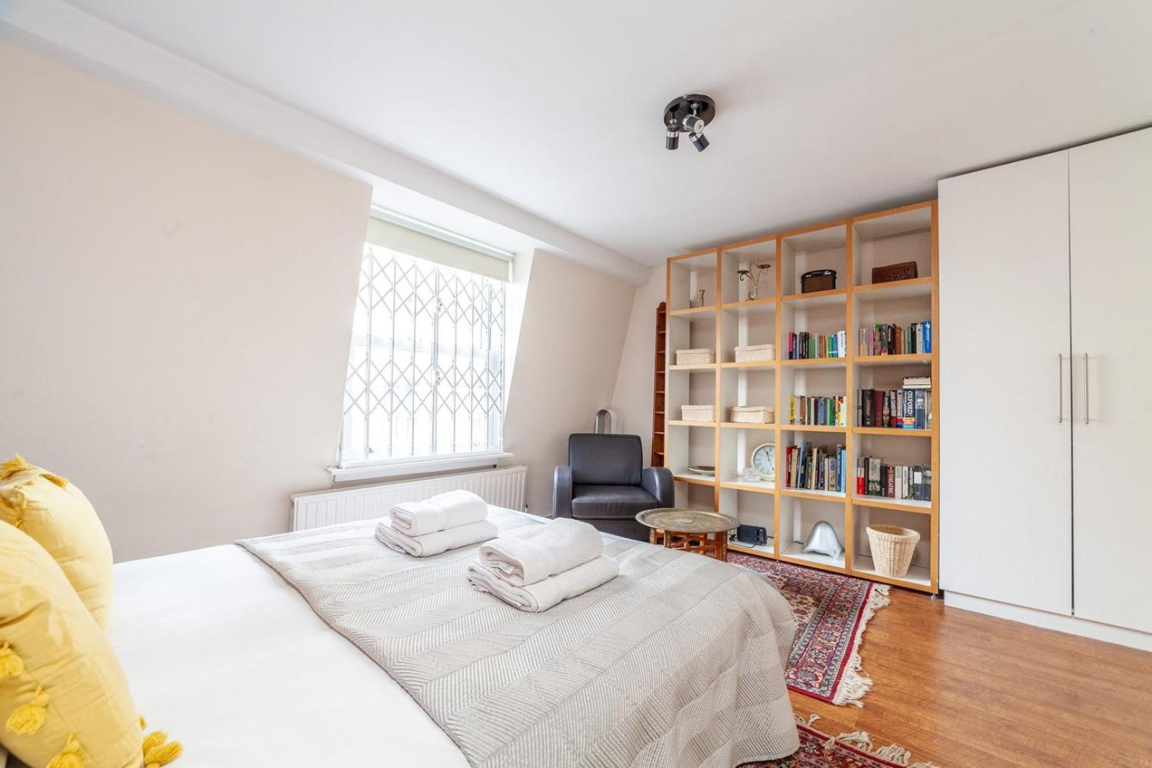 Апартаменты Stylish And Sleek Kensington Лондон